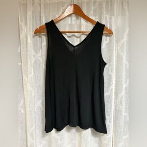 GAP Classic Black V-Neck Blouse Soft Sleeveless Womens Size XS Top Shirt
